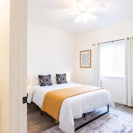 Contemporary Townhome Enclosed Garage Wd
